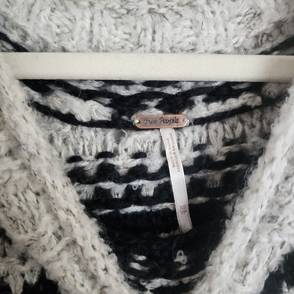 Free People Wool Blend Open Knit Aztec Boho Print Crewneck Pullover XS White - Picture 9 of 11